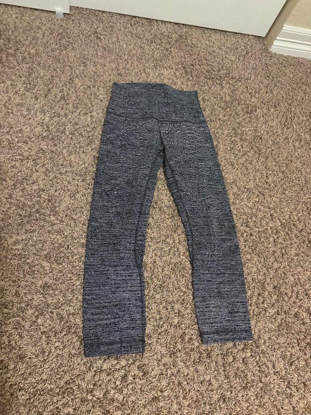 LuLuLemon Align Crop 21" Leggings Twillines Ice Grey Black Size 4 Nulu W6APAS